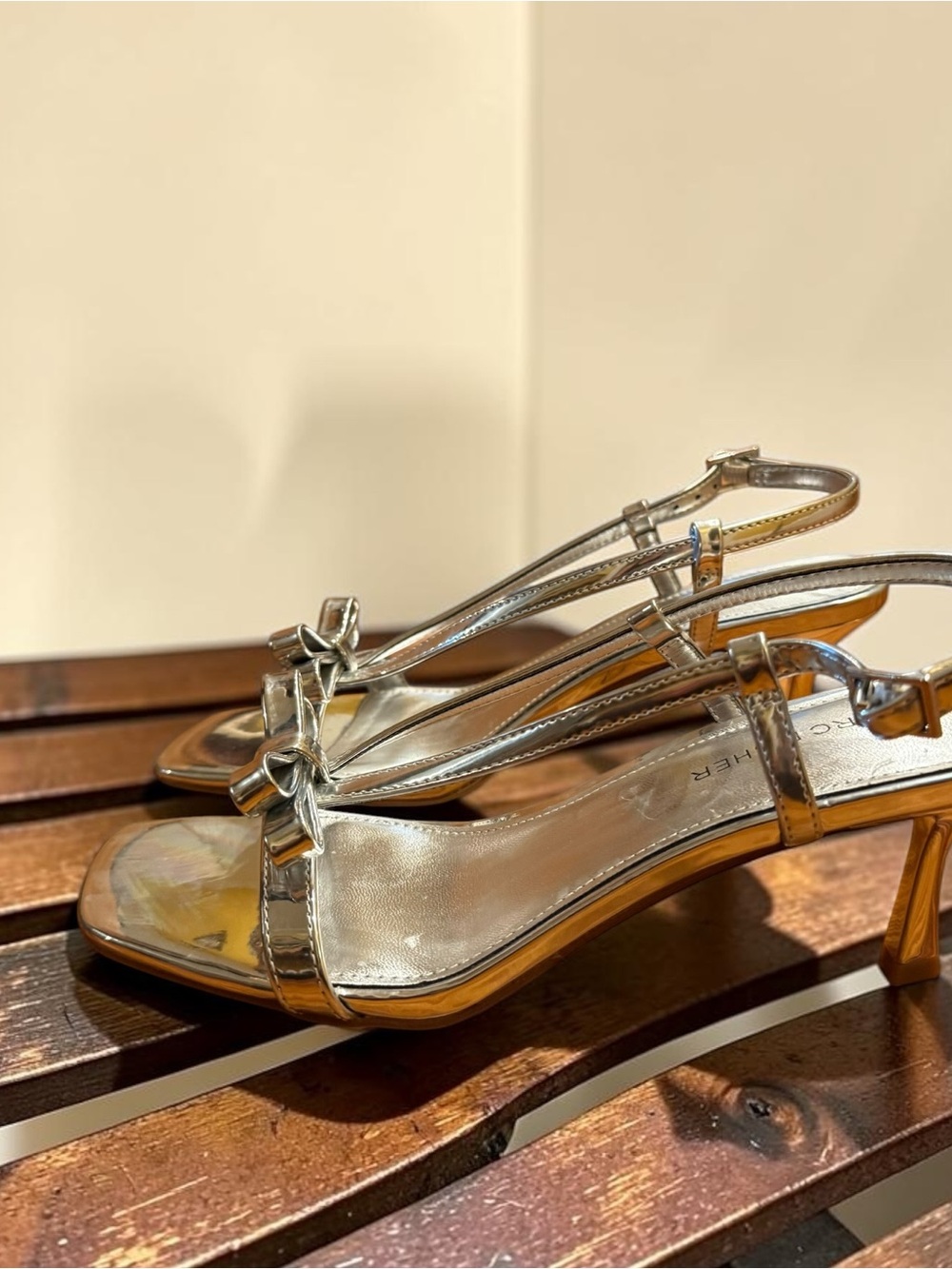 Marc Fisher Danzy Bow Square Toe Metallic Heels EUC